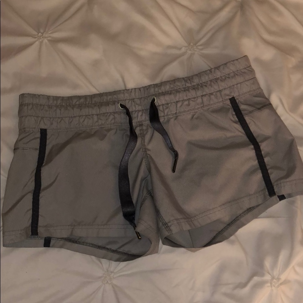 LULULEMON SHORTS